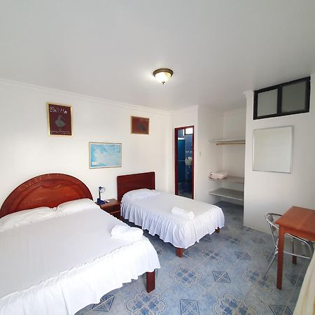 Hostal Insular Puerto Villamil Esterno foto