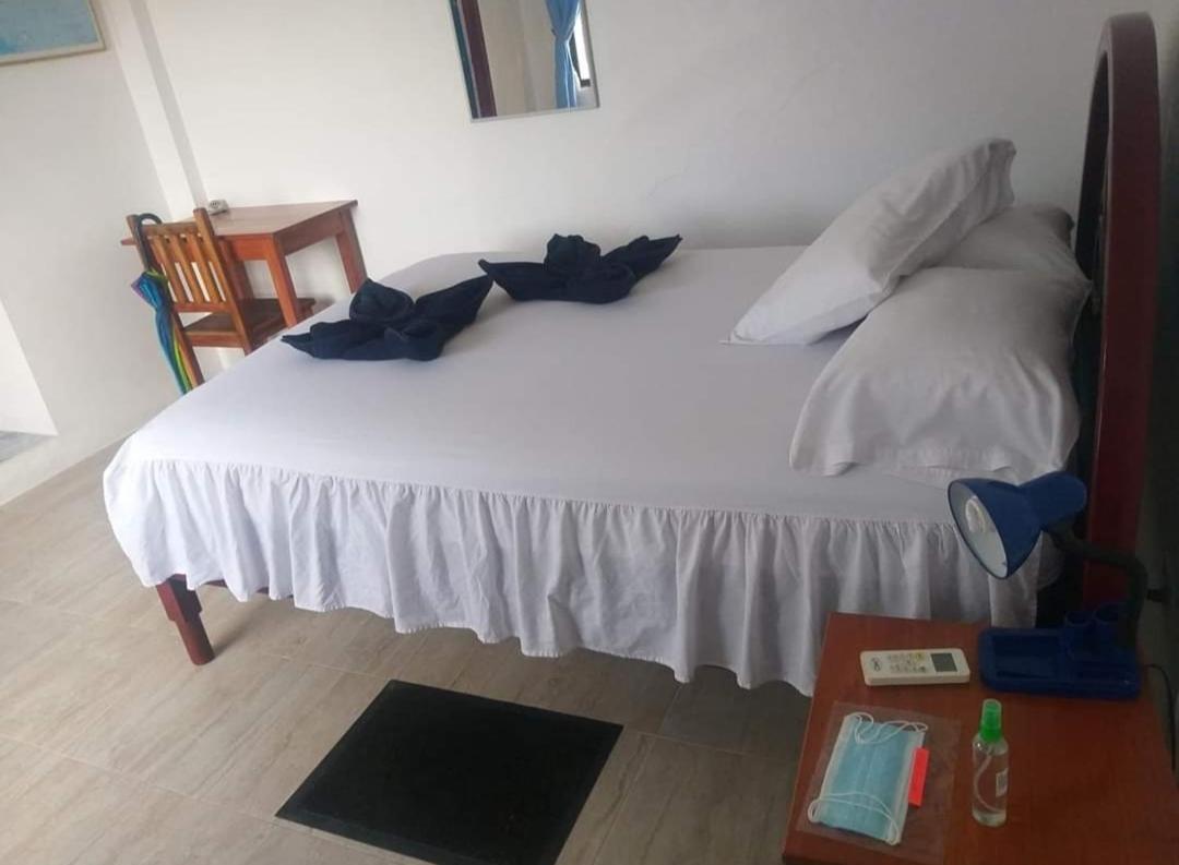 Hostal Insular Puerto Villamil Esterno foto