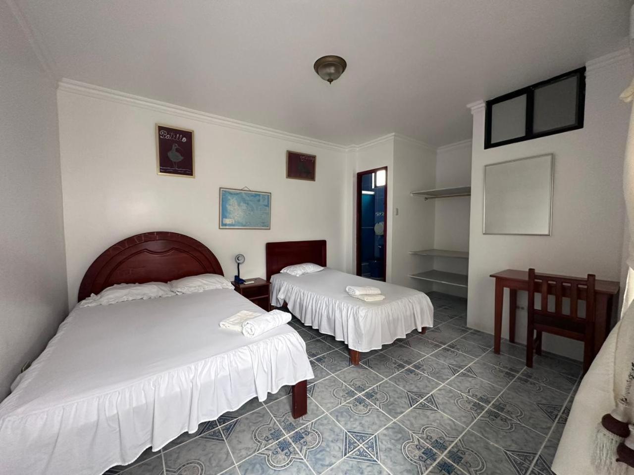 Hostal Insular Puerto Villamil Esterno foto