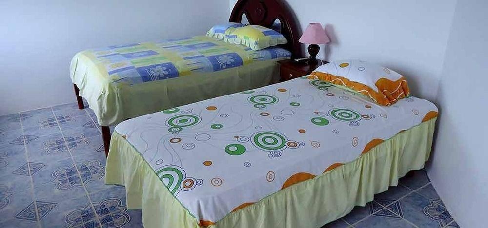 Hostal Insular Puerto Villamil Esterno foto
