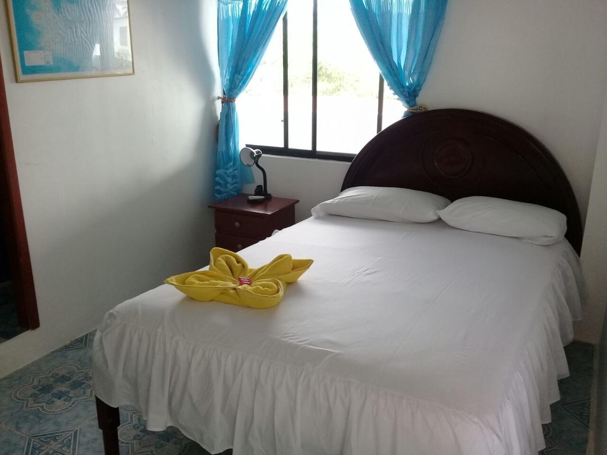 Hostal Insular Puerto Villamil Esterno foto
