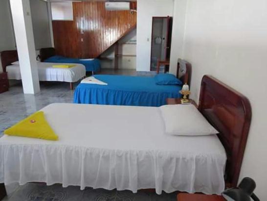 Hostal Insular Puerto Villamil Esterno foto